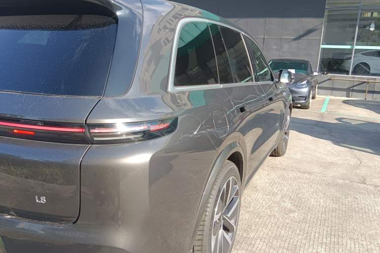 Used Li Auto L8 2024 Ultra Model
