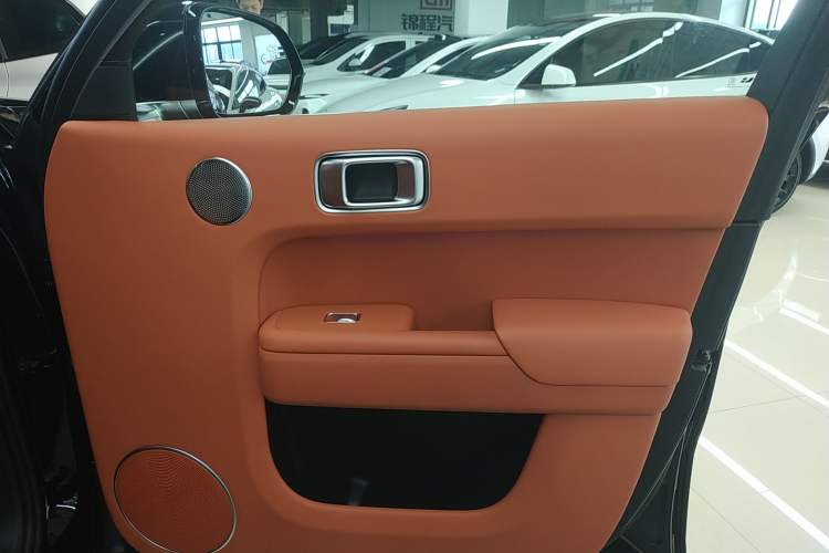 Used Li Auto L8 2023 Pro Model
