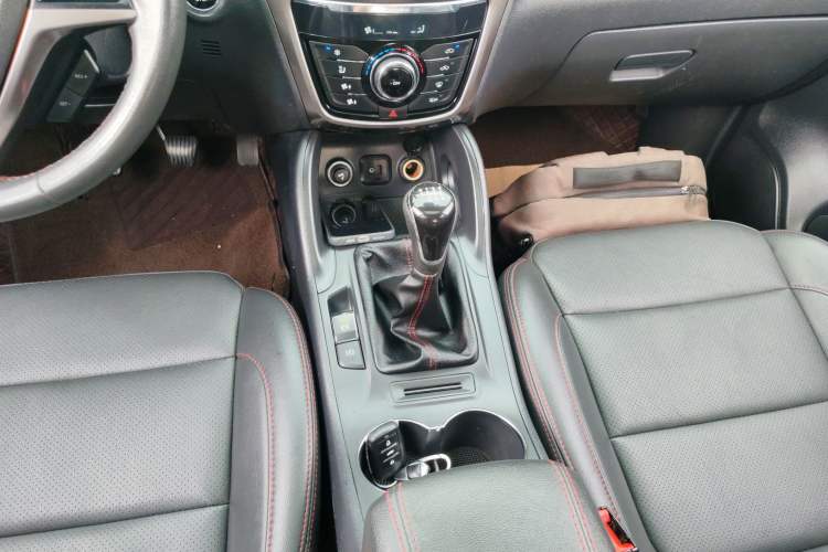 Used Changan CS75 2016 1.5T Manual FENGSHANG Model
