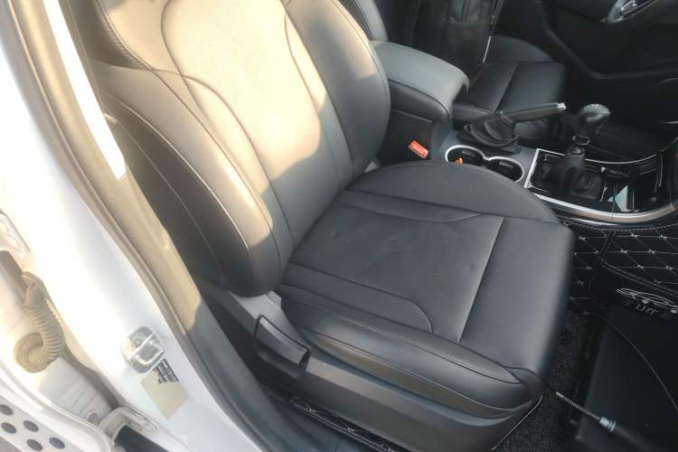 Used Haval H2 2016 Red Label 1.5T Manual Two-Wheel Drive Elite Model
