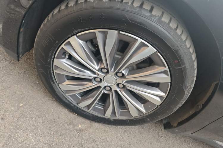 Used Hongqi E-QM5 2022 431 km Charge & Enjoy Edition
