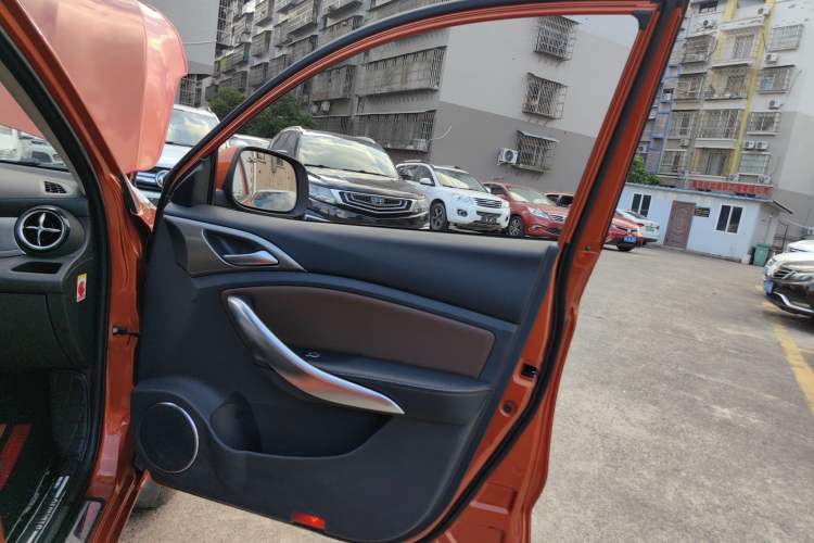 Used BYD Song 2016 GaiShi Edition 1.5TI Manual Elite Model
