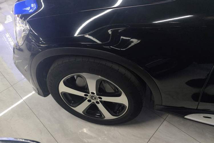 Used Mercedes-Benz GLC 2019 Facelift GLC 260 L 4MATIC Luxury Model
