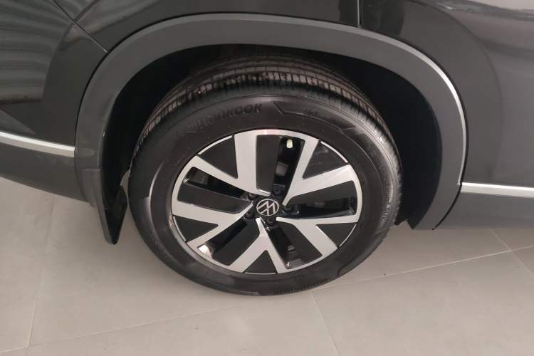 Used Volkswagen Tayron 2023 330TSI Two-Wheel-Drive Luxury Plus Advanced Version
