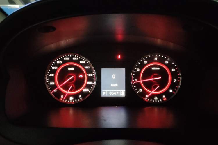 Used SAIC MAXUS G10 2014 2.0T Automatic Executive Edition
