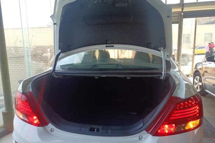 Used BYD Surui 2015 Revised Version 1.5L Automatic Luxury Edition
