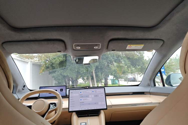 Used Hima Luxeed R7 2024 All-Electric 736 km Ultra
