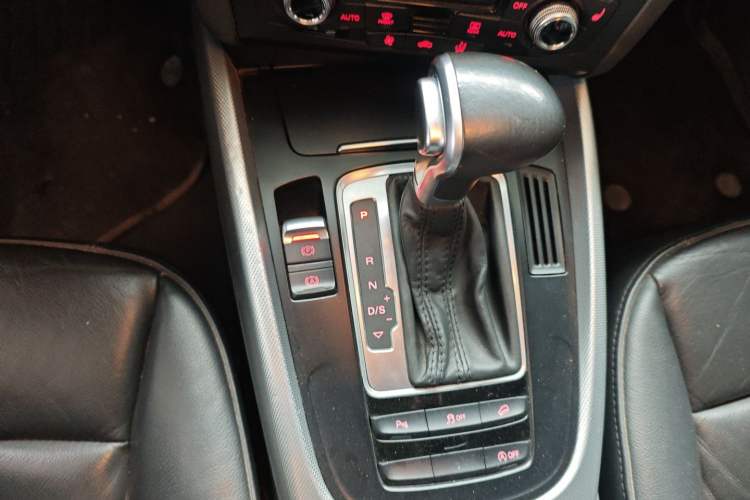 Used Audi Q5 2015 40 TFSI Technology Edition
