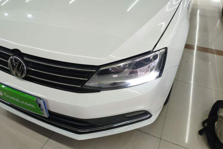 Used Volkswagen Sagitar 2015 1.6L Automatic Comfort Model
