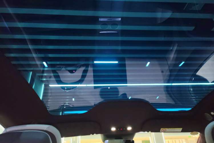 Used  YU7 2025 Ultra-Long Range High-Performance All-Wheel-Drive Max Edition
