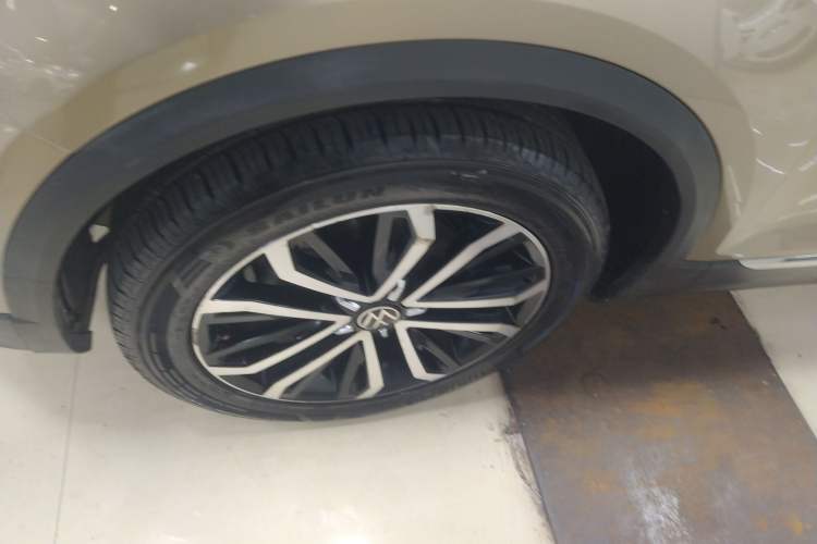 Used Volkswagen T-ROC 2021 280TSI DSG Two-Wheel Drive Comfort Connect Edition