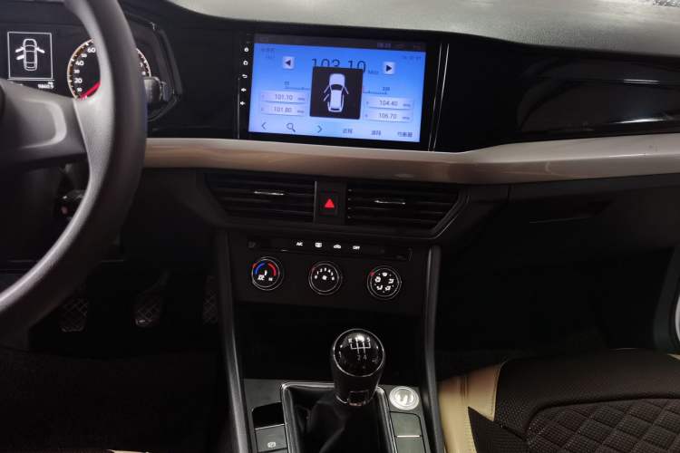 Used Volkswagen Bora 2019 Revised Version 1.5L Manual Fashion Edition China VI Standard
