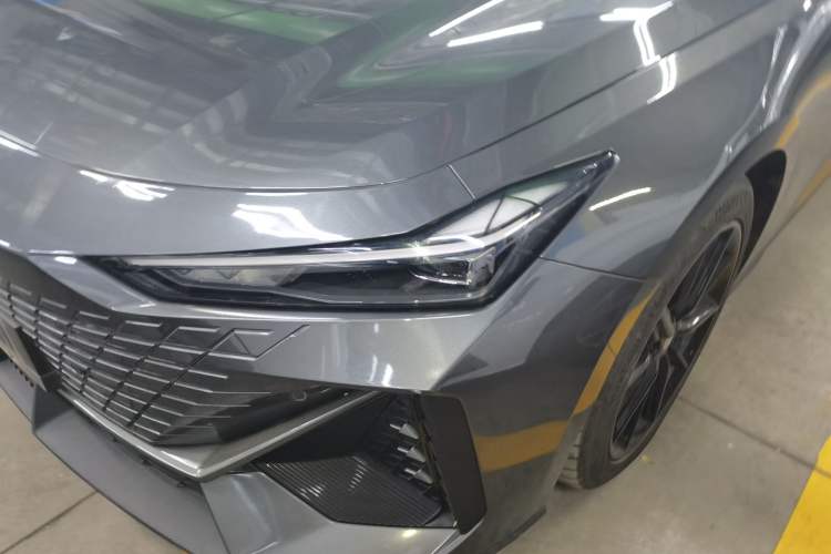 Used Changan UNI-V 2022 1.5T Prestige Version
