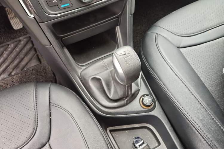 Used Peugeot 308 2014 Enjoy Edition Classic 1.6L Manual Fashion Model