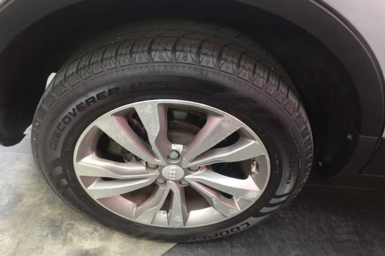 Used Geely Auto Emgrand X7 Sport 2016 1.8TD Automatic ZhiZun Version
