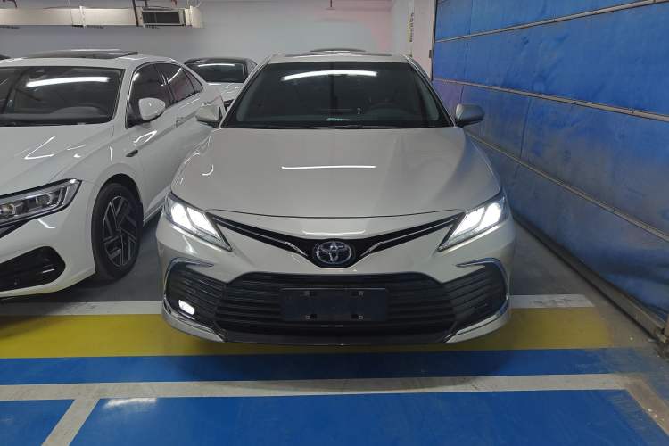 Used Toyota Camry 2021 2.0G Luxury Edition
