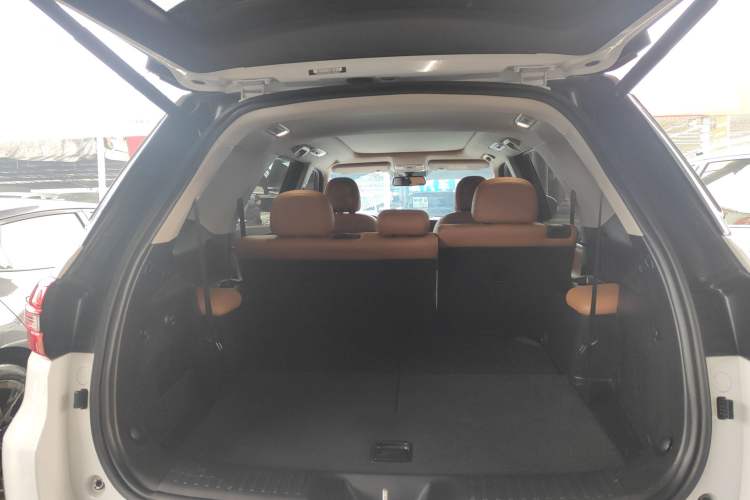 Used Changan CS95 2021 2.0T Two-Wheel Drive Luxury Version
