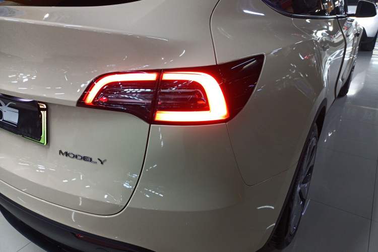 Used Tesla Model Y 2022 Rear-Wheel-Drive Version
