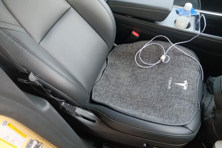 Used Tesla Model Y 2022 Long-Range All-Wheel-Drive Version
