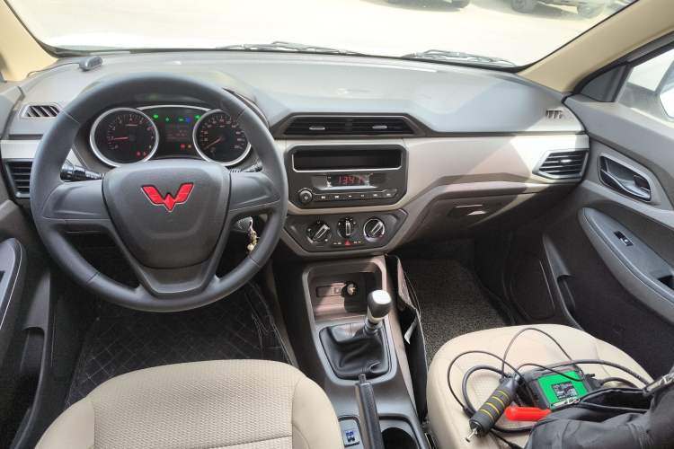 Used Wuling Hongguang 2021 1.5L Revised S Standard Version Hydraulic-Power-Assisted LAR
