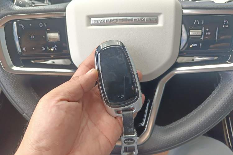 Used Land Rover Range Rover Evoque 2023 Aurora L 249 PS Luxury Edition