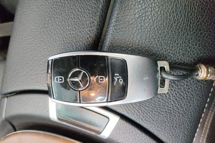 Used Mercedes-Benz E-Class 2021 Facelift E 260 L
