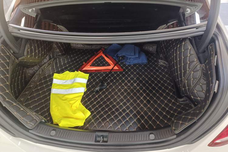 Used Mercedes-Benz E-Class 2020 E 300 L Sporty and Stylish Model
