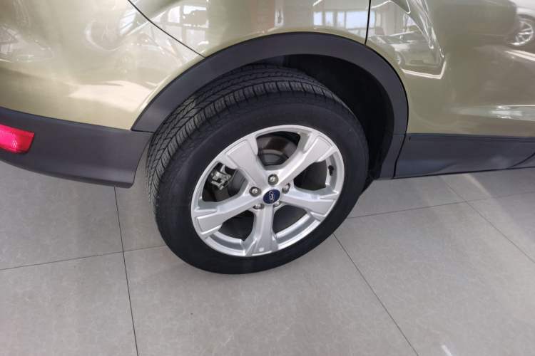 Used Ford Kuga 2018 EcoBoost 180 Two-Wheel-Drive Platinum Edition
