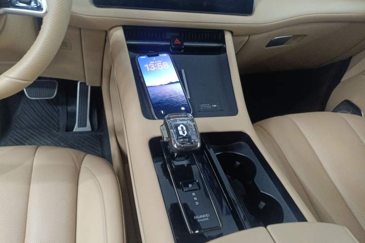 Used Hima AITO M7 2024 1.5T Intelligent Driving 4WD Ultra Version 6 Seats