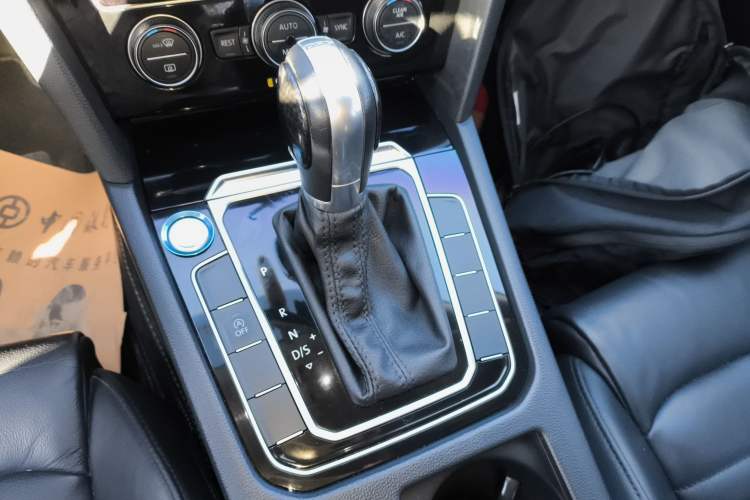 Used Volkswagen Magotan 2018 Facelift 330TSI DSG Luxury Model