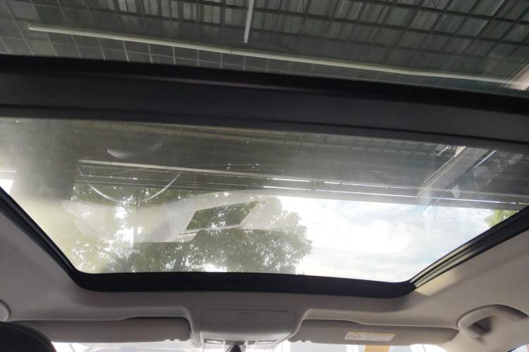 Used Volkswagen Tiguan L 2019 Revised 330TSI Automatic Two-Wheel Drive Smart & Luxury Edition China VI Standard
