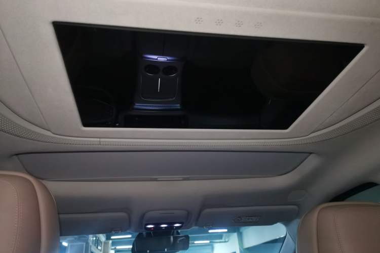 Used XPeng X9 2025 740 Ultra-Long Range Max
