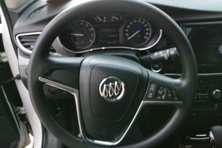 Used Buick Encore 2017 18T Automatic Two-Wheel Drive Urban Fashion Model