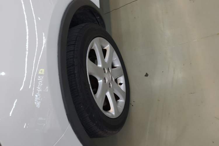 Used Buick Encore 2015 1.4T Automatic Two-Wheel Drive Urban Elite Version
