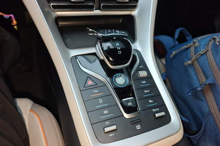 Used BYD Song Pro New Energy 2024 HONOR Edition DM-i 71KM Navigation Model
