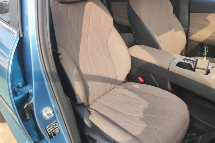 Used Chery Tiggo 8 PLUS C-DM 2025 1.5T 116 km Prestige Version 5 Seats
