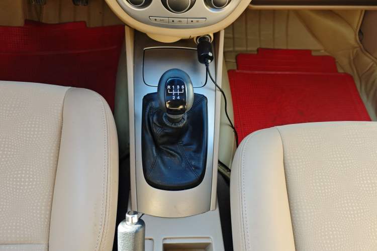 Used Buick Excelle 2013 1.5L Manual Classic Model
