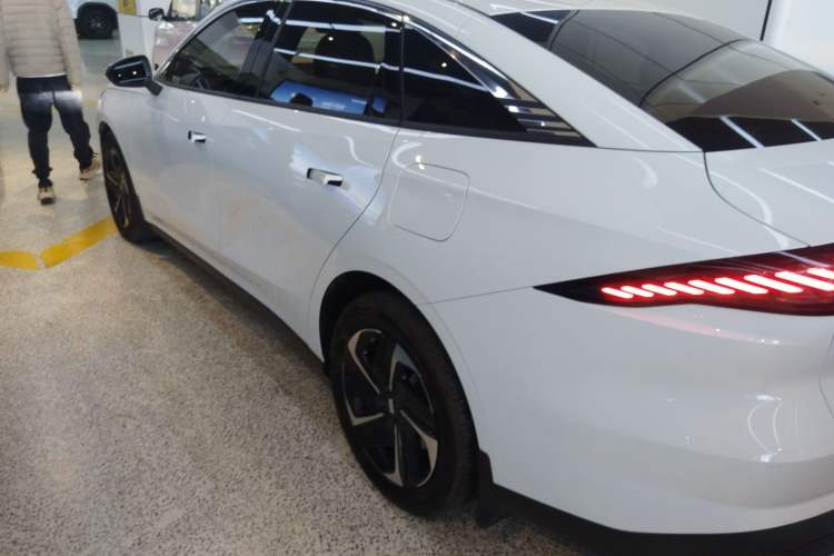 Used  L6 2023 60km PLUS
