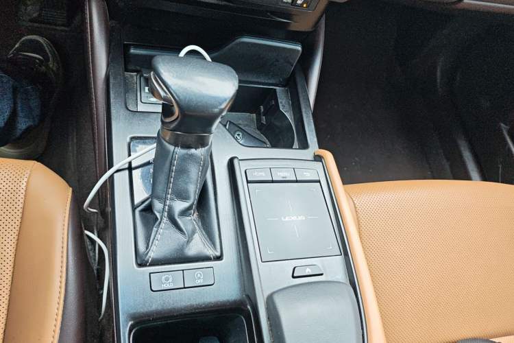 Used Lexus ES 2020 200 Excellence Edition
