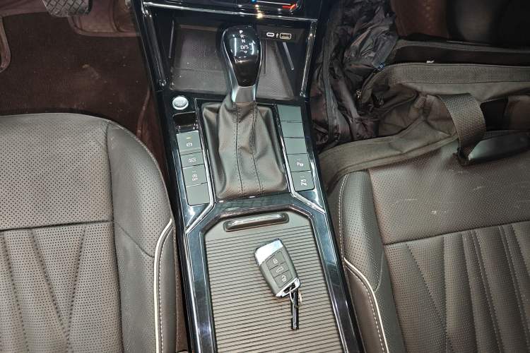 Used Volkswagen Passat 2023 Facelift 330TSI Luxury Edition
