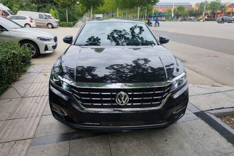 Used Volkswagen Passat 2019 330TSI Luxury Edition China VI Standard
