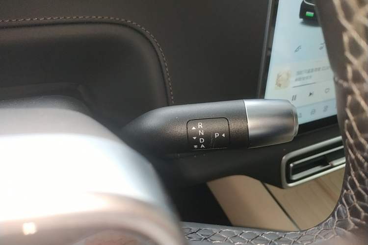 Used Li Auto L9 2025 Pro Smart Refresh Edition
