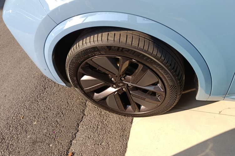 Used Li Auto L9 2022 Max model