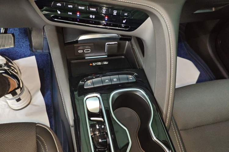 Used Buick Envision 2023 Encore S 552T Two-Wheel Drive Luxury Model
