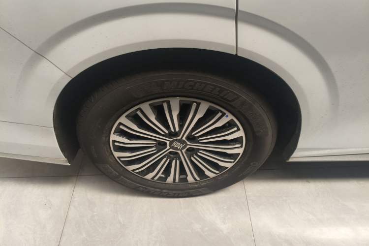 Used BYD Xia 2025 DM-i 1.5T 180km Excellence Model
