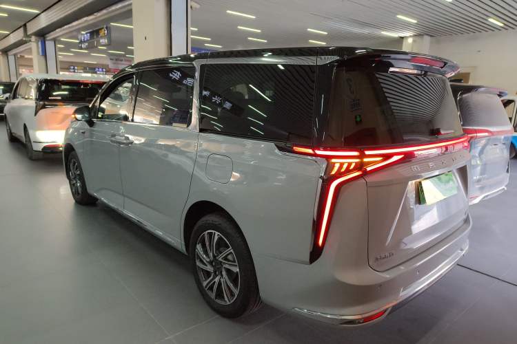 Used SAIC MAXUS Dajia 9 2024 Super Hybrid Long-Range Forest Edition 7-Seater