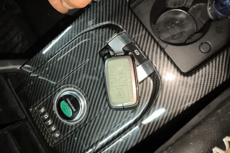 Used Land Rover Discovery Sport 2017 2.0T PURE
