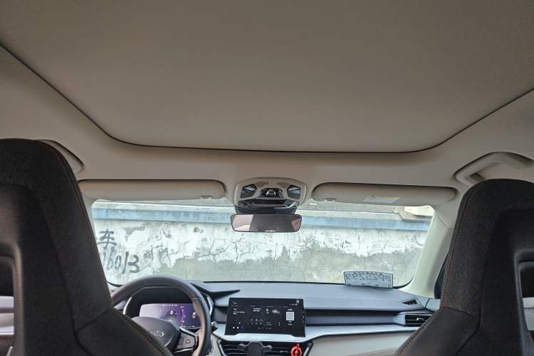 Used Lynk & Co 06 EM-P 2022 PHEV 84 km Range Pro Version