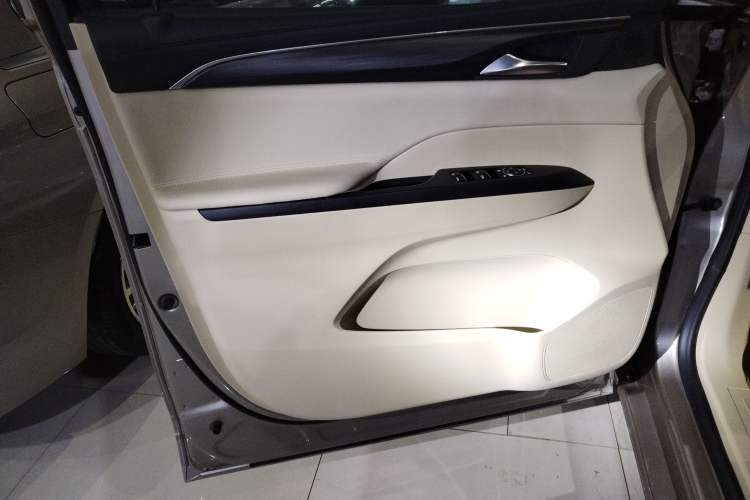 Used Buick GL8 2023 ES Lu Zun Luxury Model
