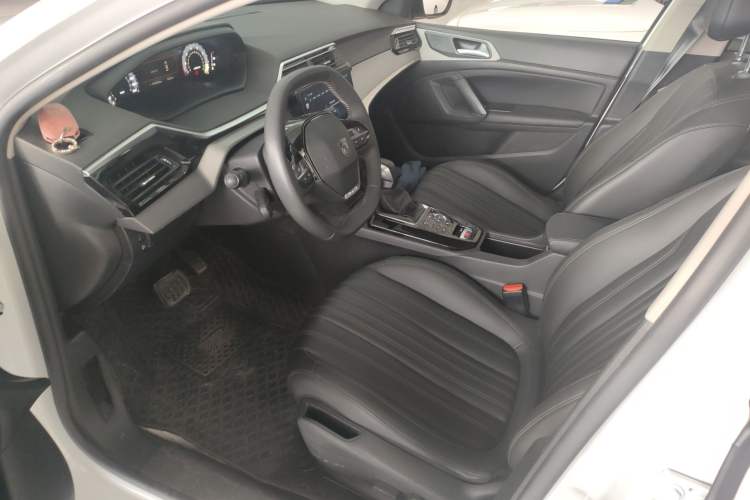 Used Peugeot 408 2022 1.6T Light-Chasing Edition
